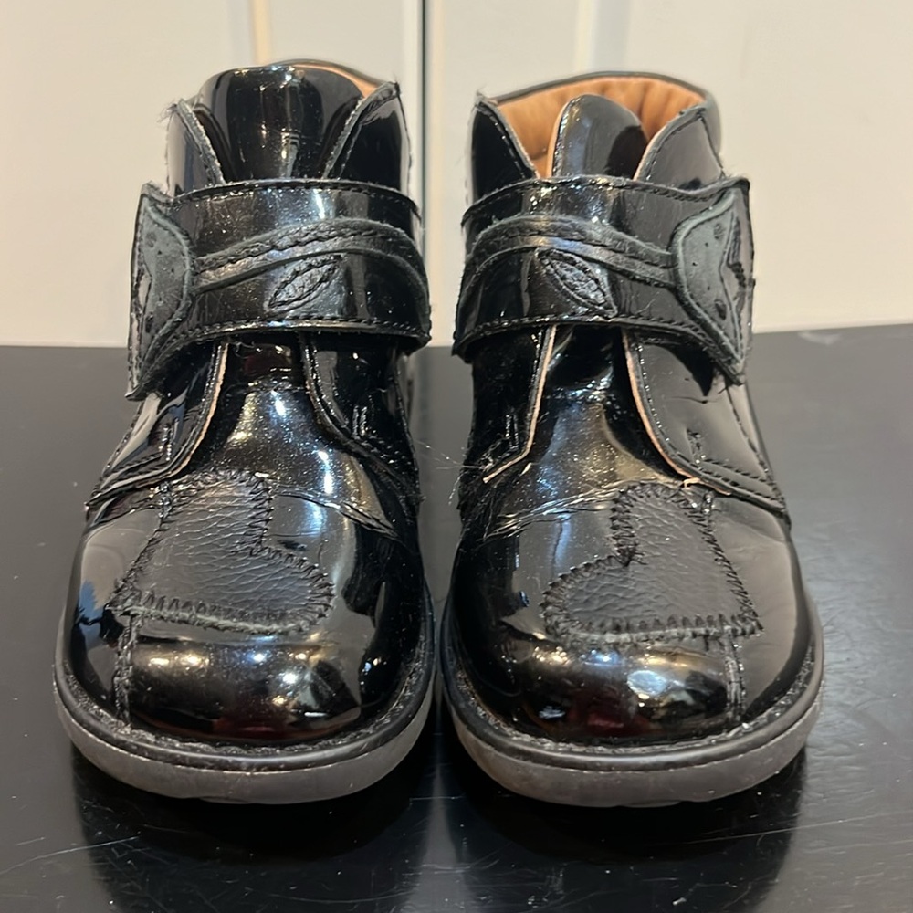 EUC! Umi Toddler Girls size 27 (10) Black, Boots walker patent leather - Picture 2 of 7